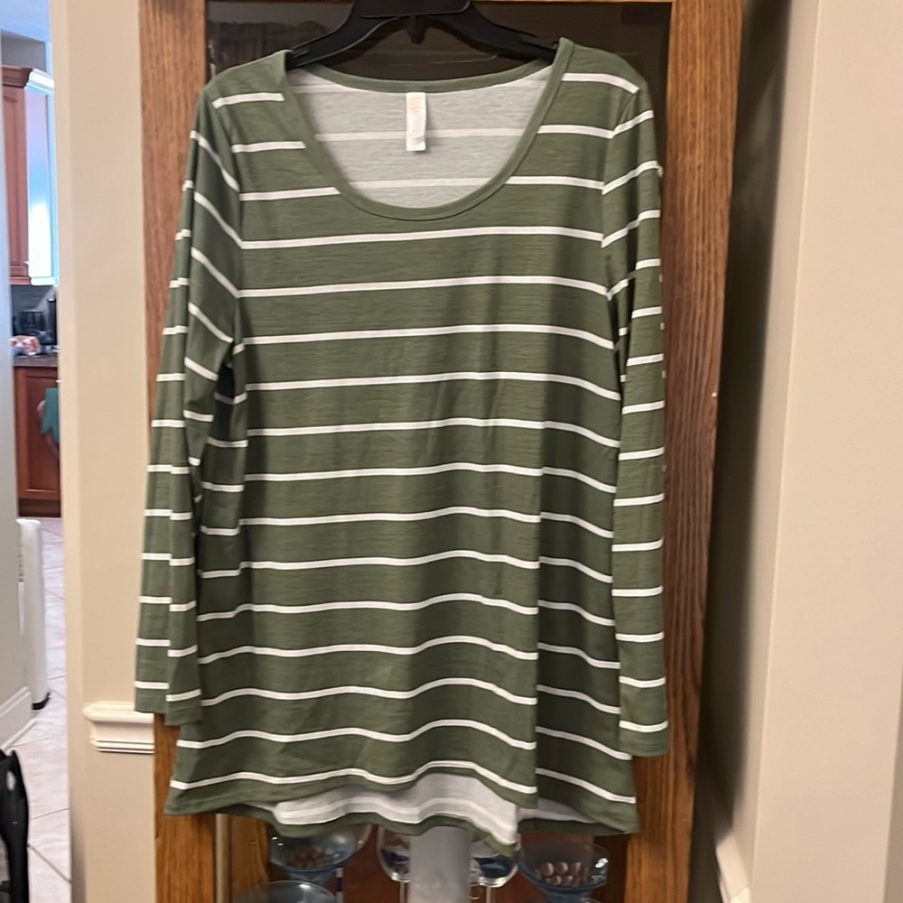 Long sleeve tee